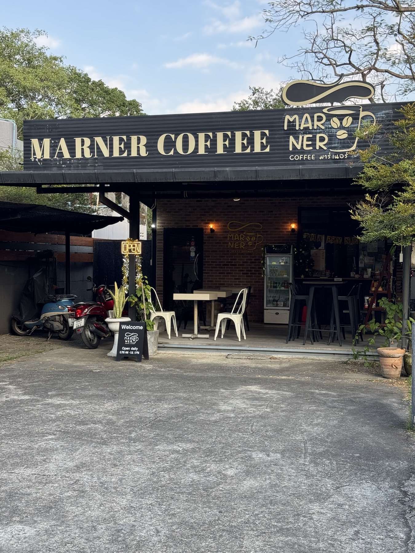 Cafébereich bei The Brick Startup Space in Chiang Mai.